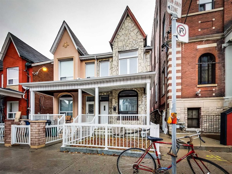 Upper - 809 Dovercourt Rd, Toronto, M6H2X4 | Image 3