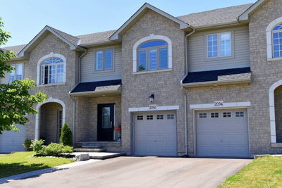 Townhouse sold at 2092 English Crescent, Burlington, Ontario, L7L7B3 - Orchard - MLS: W4799153