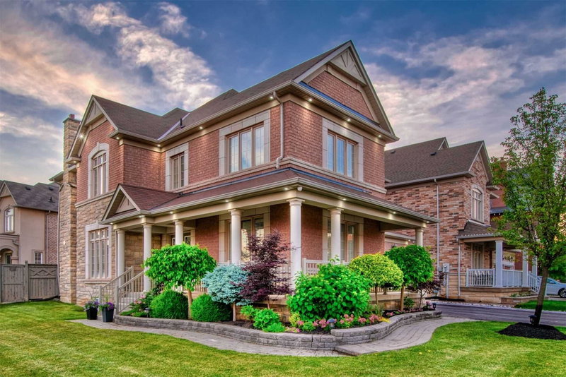 2 Beachville Circ, Brampton, L6X0V4 | Image 2