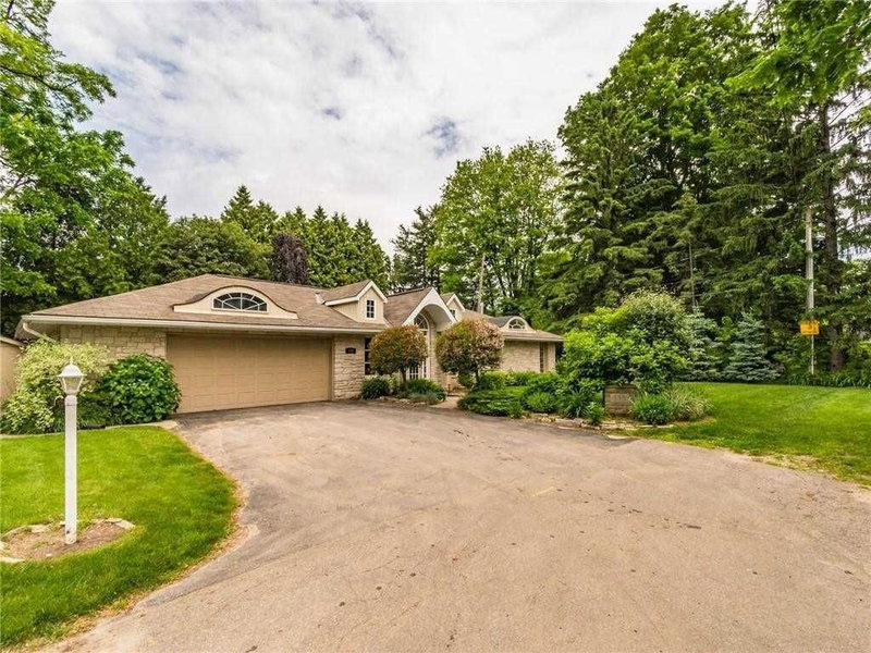 135 Secord Lane, Burlington, L7L 2H6 | Image 3