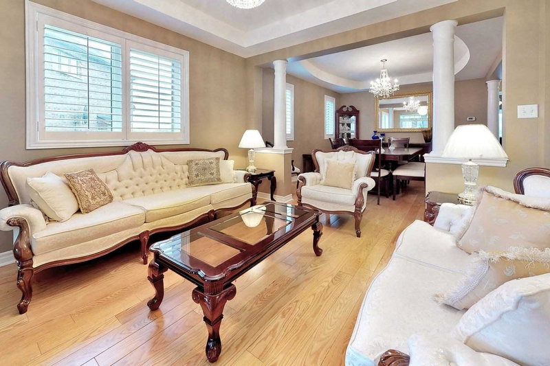 14 Oakhaven Rd, Brampton, L6P2Y3 | Image 3