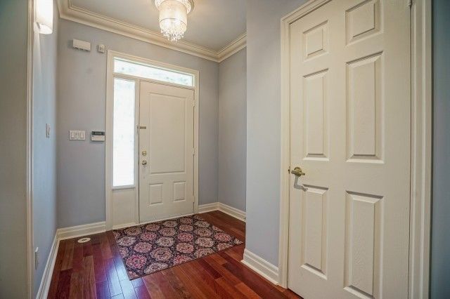 115 St Lawrence Dr, Mississauga, L5G4V2 | Image 3