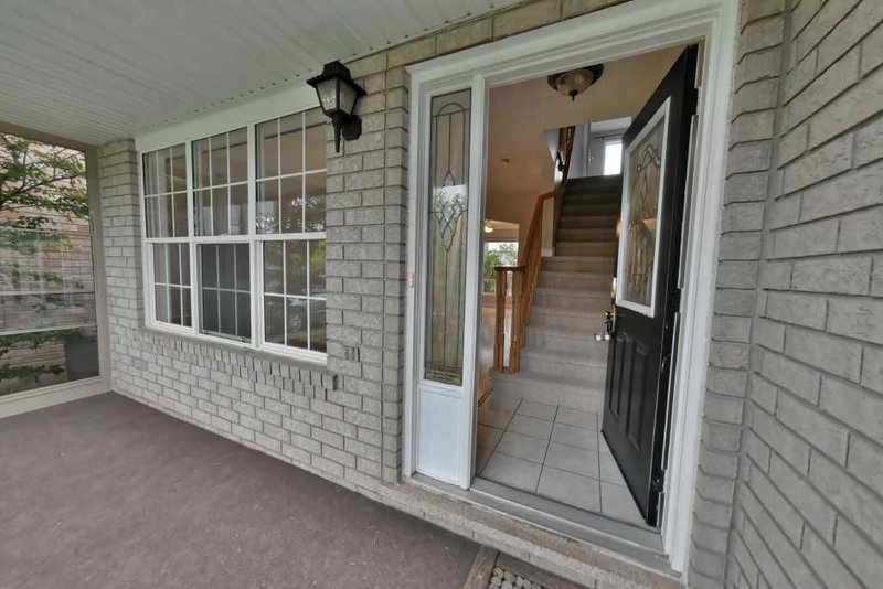 1652 Beaty Tr, Milton, L9T5Z7 | Image 2