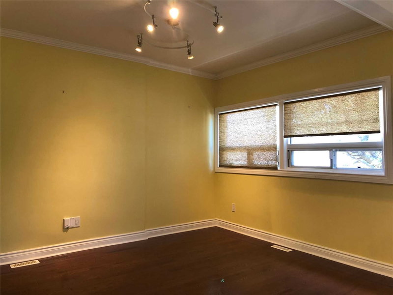 126 Sixteenth St, Toronto, M8V3K1 | Image 3