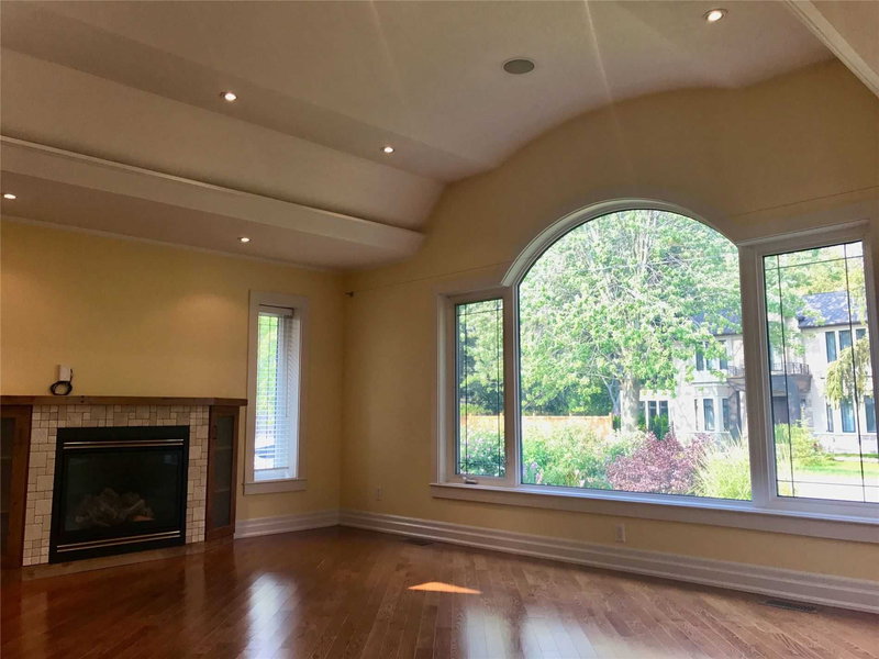 366 Winston Rd, Oakville, L6L4W5 | Image 2