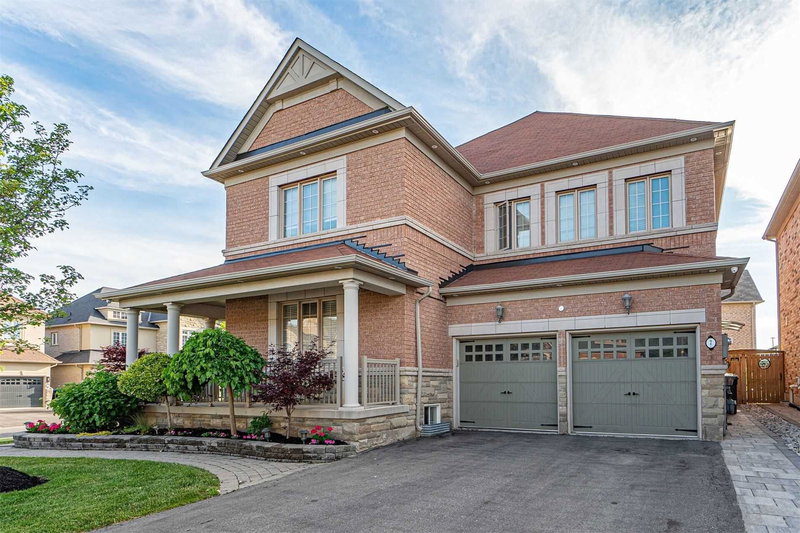 2 Beachville Circ, Brampton, L6X0V4 | Image 3