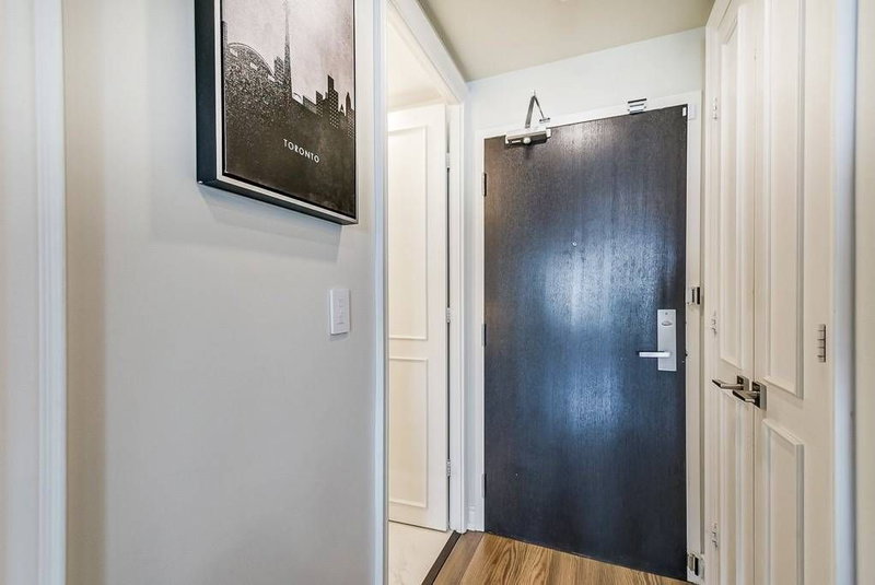 2128 - 165 Legion Rd N, Toronto, M8Y0B3 | Image 2