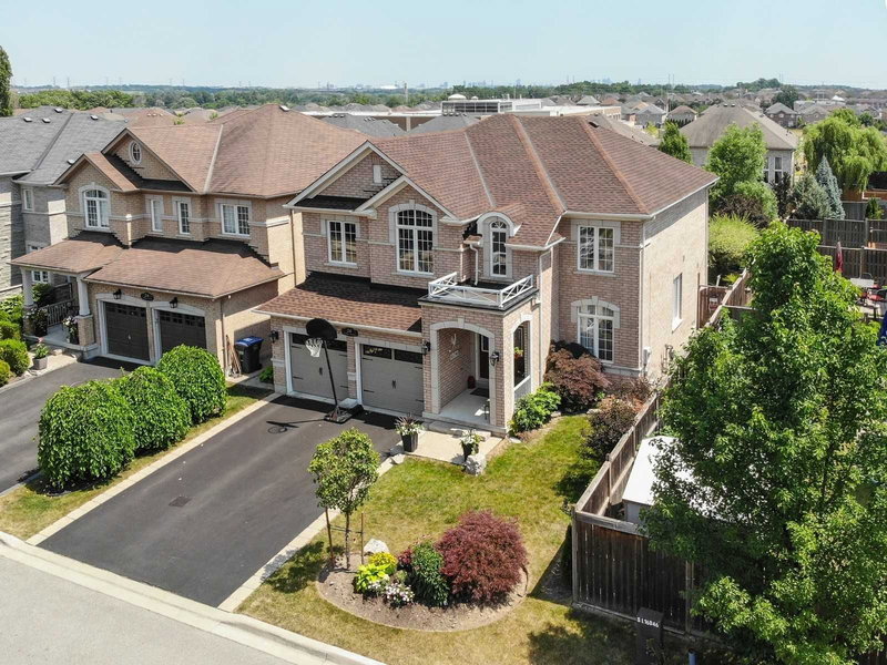 26 Hellyer Ave, Brampton, L6Y0M3 | Image 2