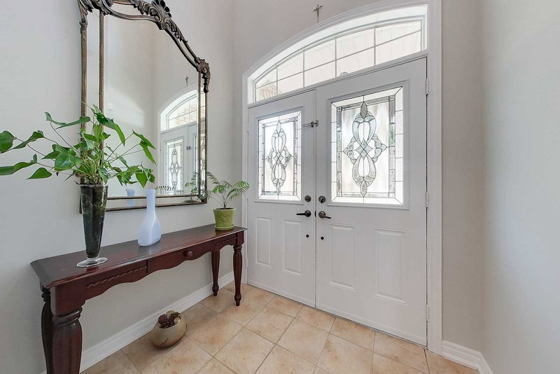 26 Hellyer Ave, Brampton, L6Y0M3 | Image 3