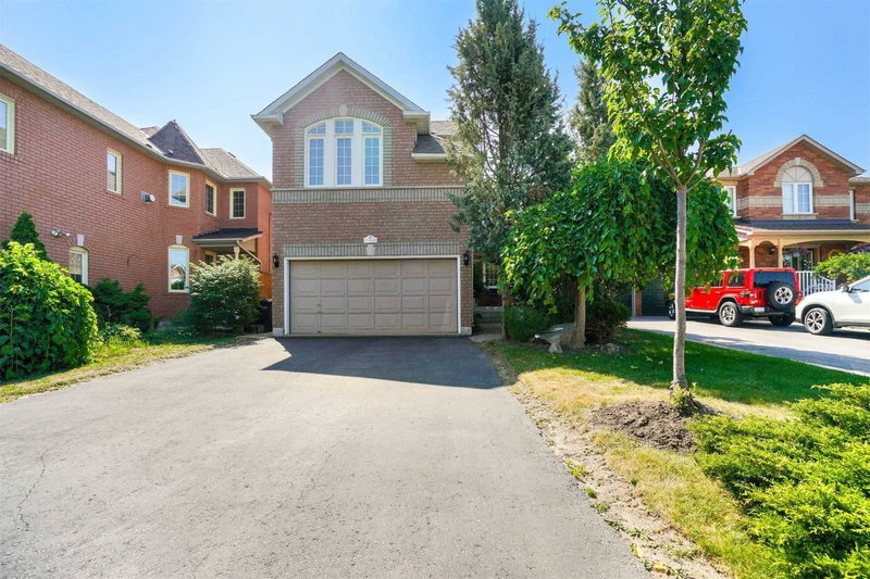 10 Safari Crt, Brampton, L7A1G8 | Image 2