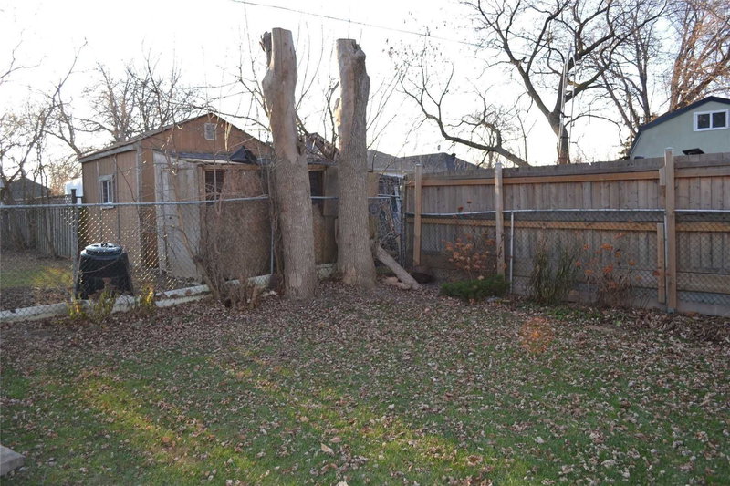 1038 Edgeleigh Ave, Mississauga, L5E2G1 | Image 2