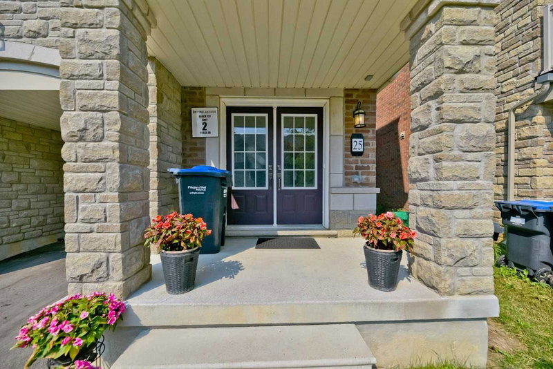 25 Daylight St, Brampton, L7A4N9 | Image 2