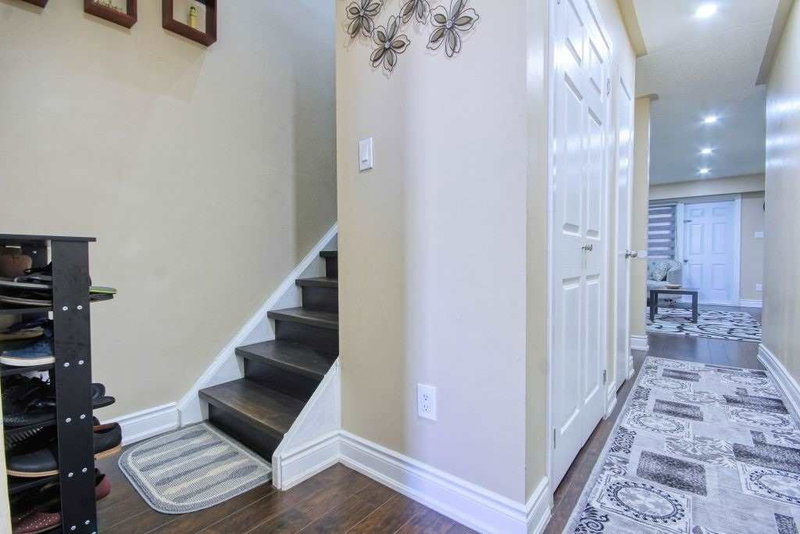 12 - 7450 Darcel Ave, Mississauga, L4T2X7 | Image 3