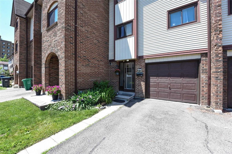 23 - 23 Mccallum Crt, Brampton, L6W3M4 | Image 2
