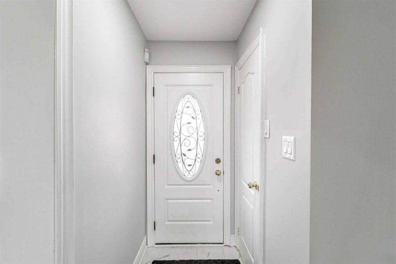 7761 Anaka Dr, Mississauga, L4T3H8 | Image 3