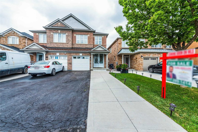 67 Sweet Clover Cres, Brampton, L6R3A1 | Image 2