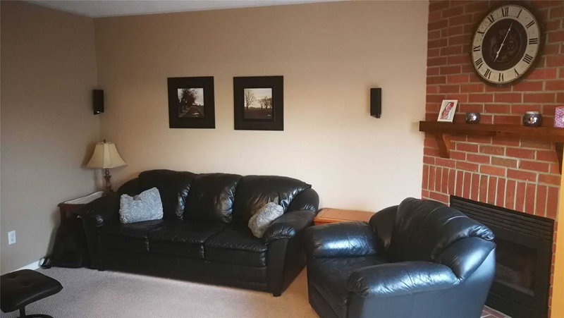 234 Howard Cres, Orangeville, L9W4W6 | Image 3