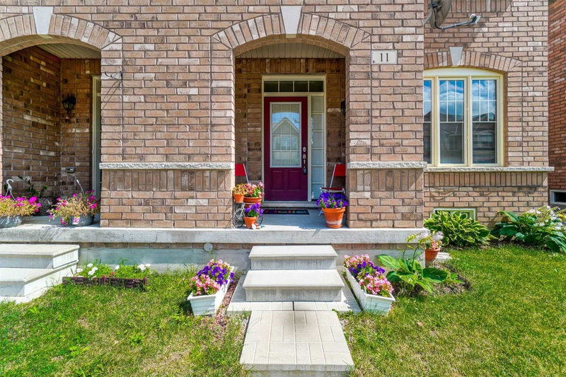 11 Thornapple St, Brampton, L6R3X2 | Image 3