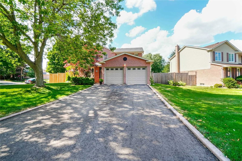 3031 Kilbride Crt, Mississauga, L5N 3C5 | Image 2
