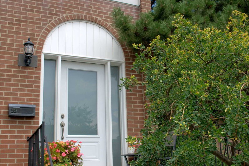 10 - 2445 Homelands Dr, Mississauga, L5K2C6 | Image 2