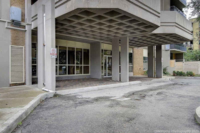 1004 - 135 Marlee Ave, Toronto, M6B4C6 | Image 2