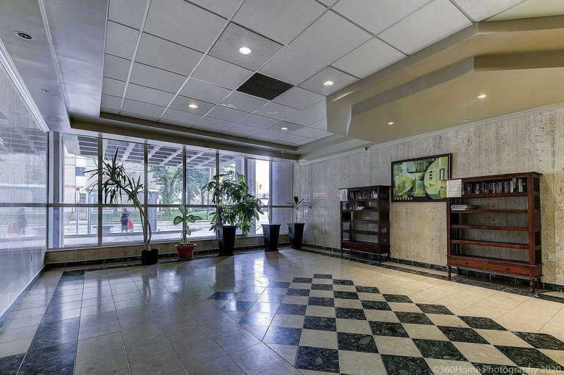 1004 - 135 Marlee Ave, Toronto, M6B4C6 | Image 3