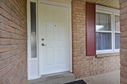 1124 Shagbark Cres, Mississauga, L5C3N7 | Image 3