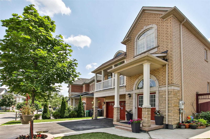 12 Homeview Rd, Brampton, L6P2L9 | Image 2