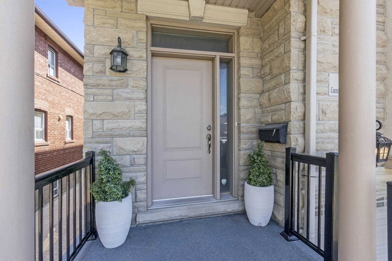 19 Connorvale Ave E, Toronto, M8W3Z9 | Image 2