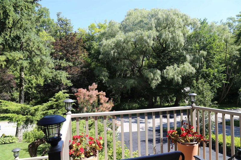 31 Bearwood Dr, Toronto, M9A4G5 | Image 2