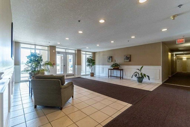 304 - 4450 Fairview St, Burlington, L7L 7K7 | Image 2