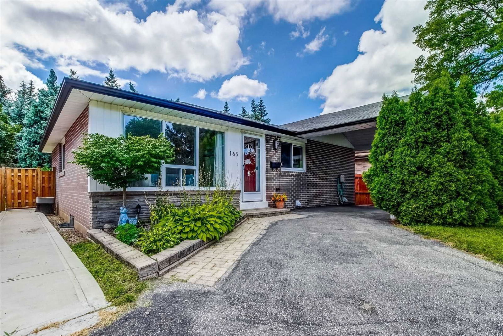 Detached House sold at 165 Mcmurchy Avenue, Brampton, Brampton South, L6Y1Y9 - MLS: W4869077