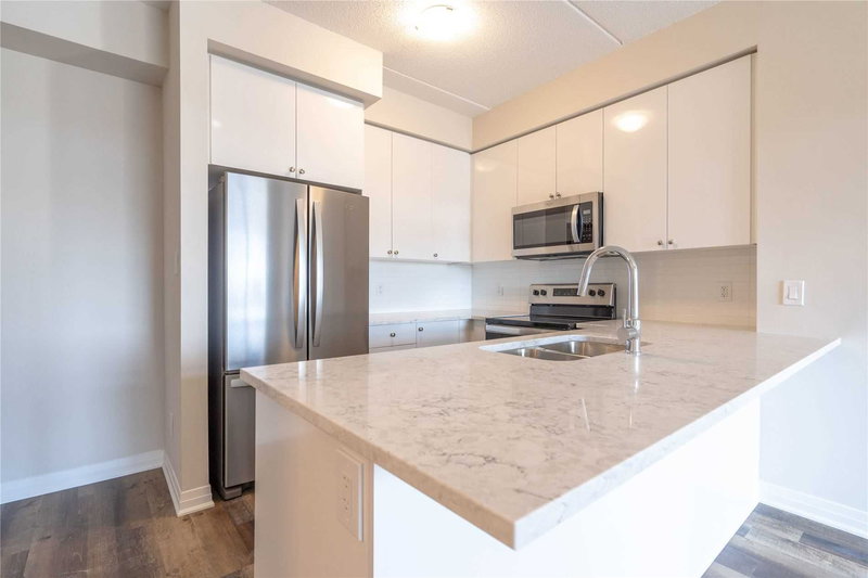 407 - 610 Farmstead Dr, Milton, L9T8X5 | Image 2