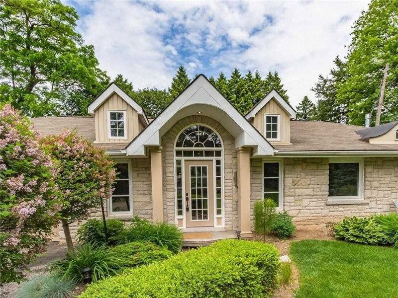 135 Secord Lane, Burlington, L7L2H6 | Image 3