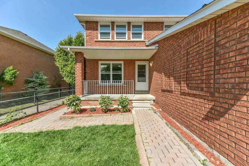 36 Allenhead Cres, Brampton, L6Z4J2 | Image 2