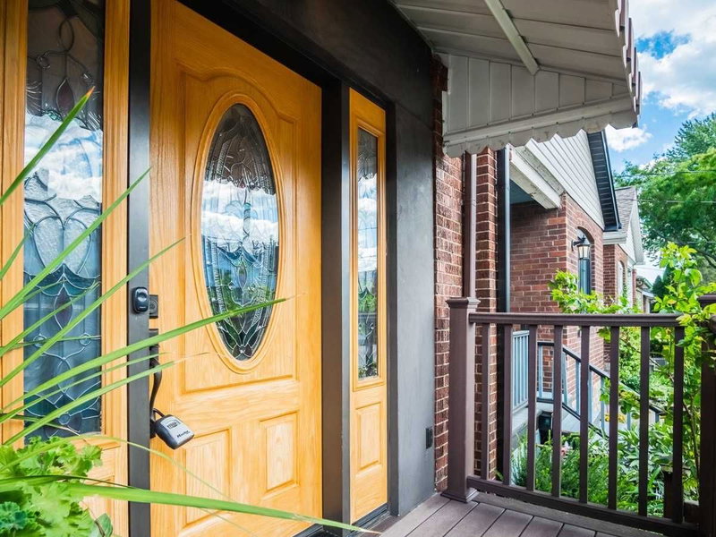 87 Fourth St, Toronto, M8V2Y4 | Image 2