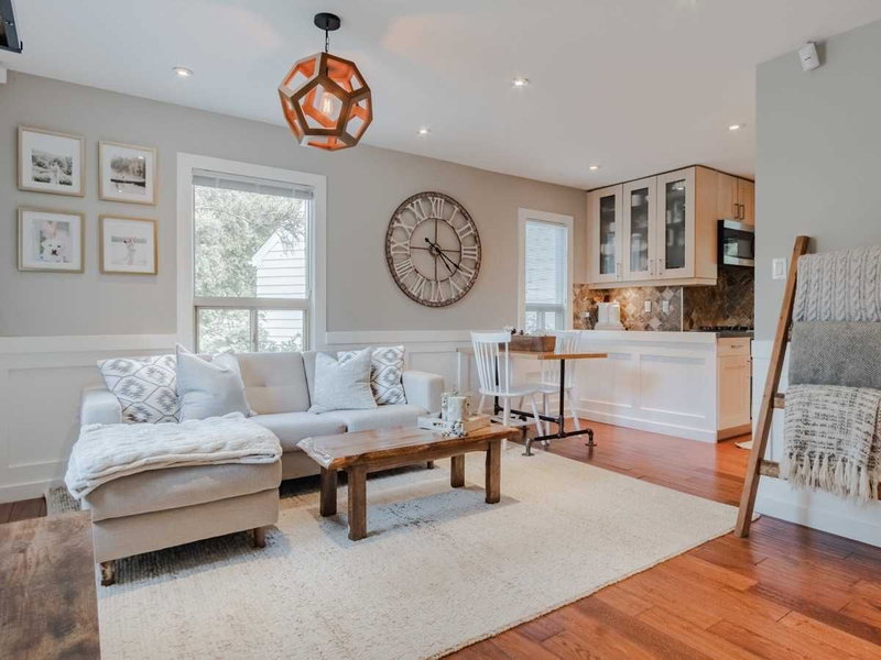 33 Cochrane Dr, Toronto, M8Z3Z4 | Image 3