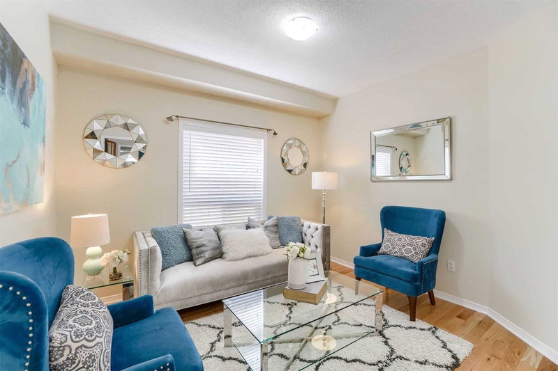 10 Milkweed Cres, Brampton, L7A1T8 | Image 3