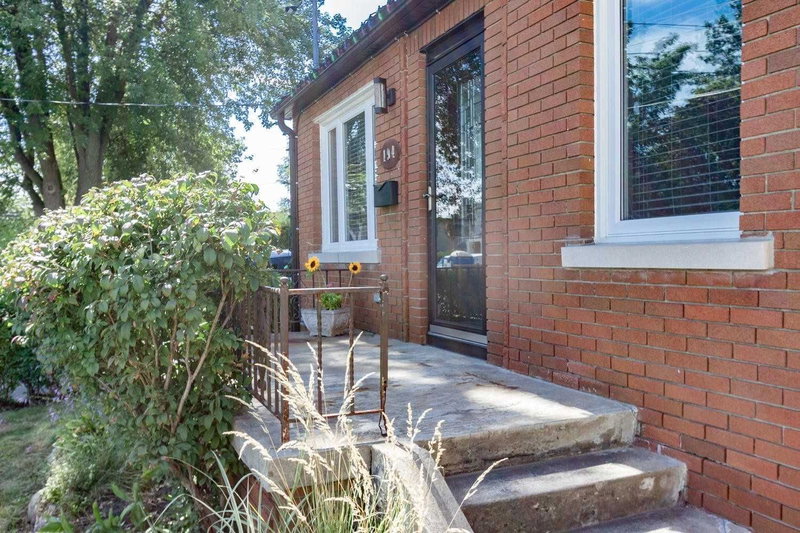 194 Queen St W, Mississauga, L5H1L6 | Image 3
