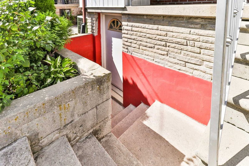 976 Glencairn Ave, Toronto, M6B2A9 | Image 3