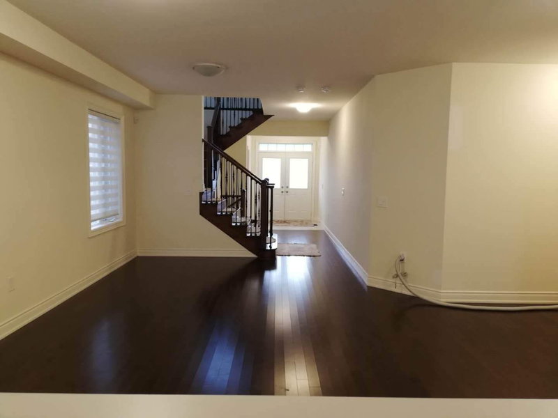 248 Belmore Crt S, Milton, L9E 1H4 | Image 3