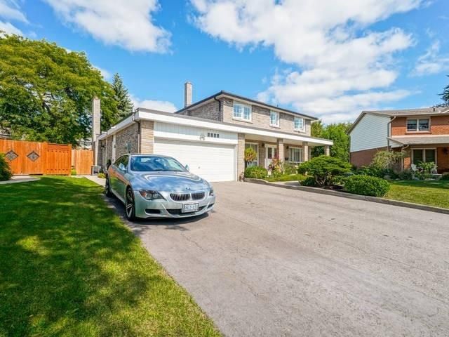 2427 Ravensthorpe Cres, Mississauga, L5C2Y4 | Image 2