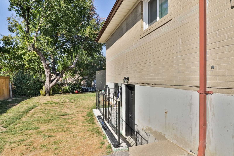 Bsmt - 60 Frankton Cres, Toronto, M3J1C1 | Image 3