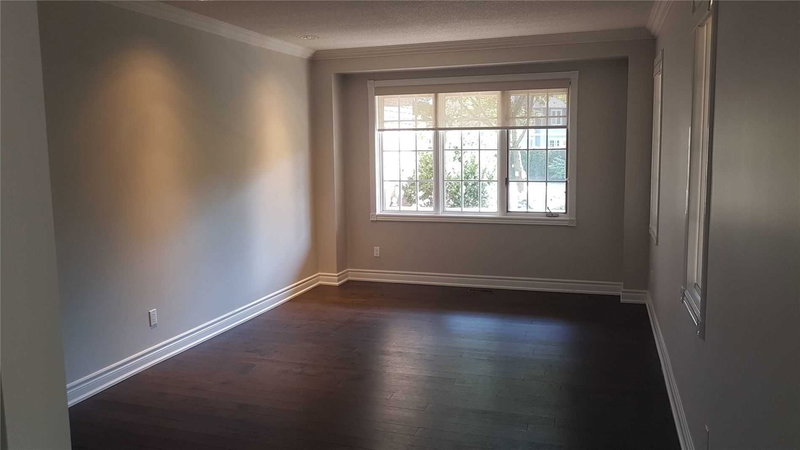 2623 Charlotte Crt, Mississauga, L5M5E6 | Image 3