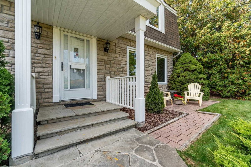190 Main St S, Halton Hills, L7G 3E9 | Image 2