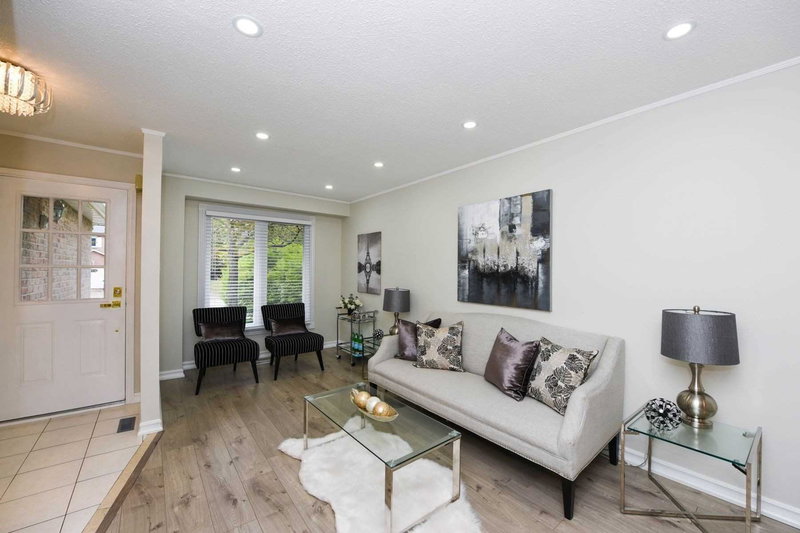 6459 Tisler Cres, Mississauga, L5N3G6 | Image 3