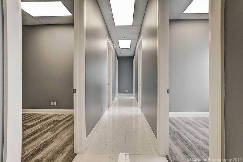 301 - 218 Export Blvd, Mississauga, L5S1Y9 | Image 2