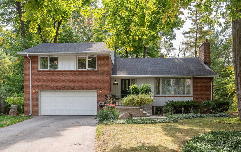 1445 Ryan Pl, Mississauga, L5C1J7 | Image 2