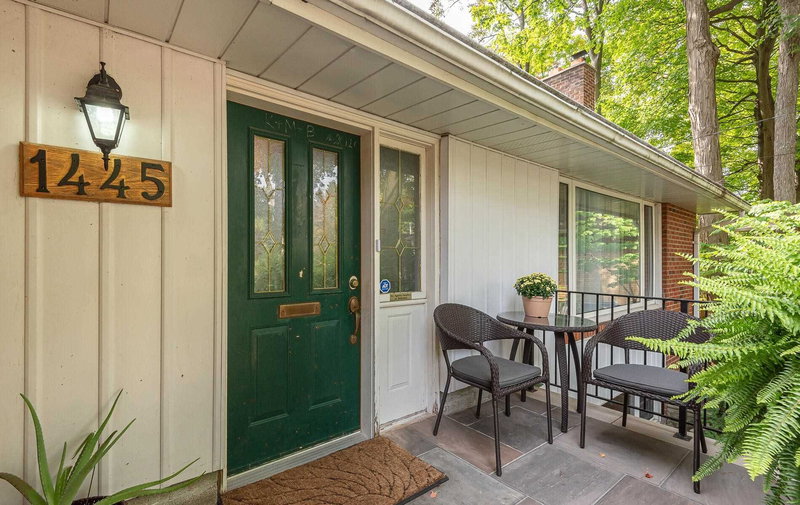 1445 Ryan Pl, Mississauga, L5C1J7 | Image 3