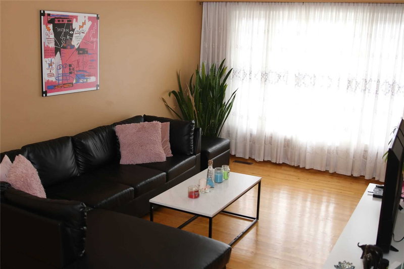 26 Dellbrook Cres, Toronto, M9L1E2 | Image 3